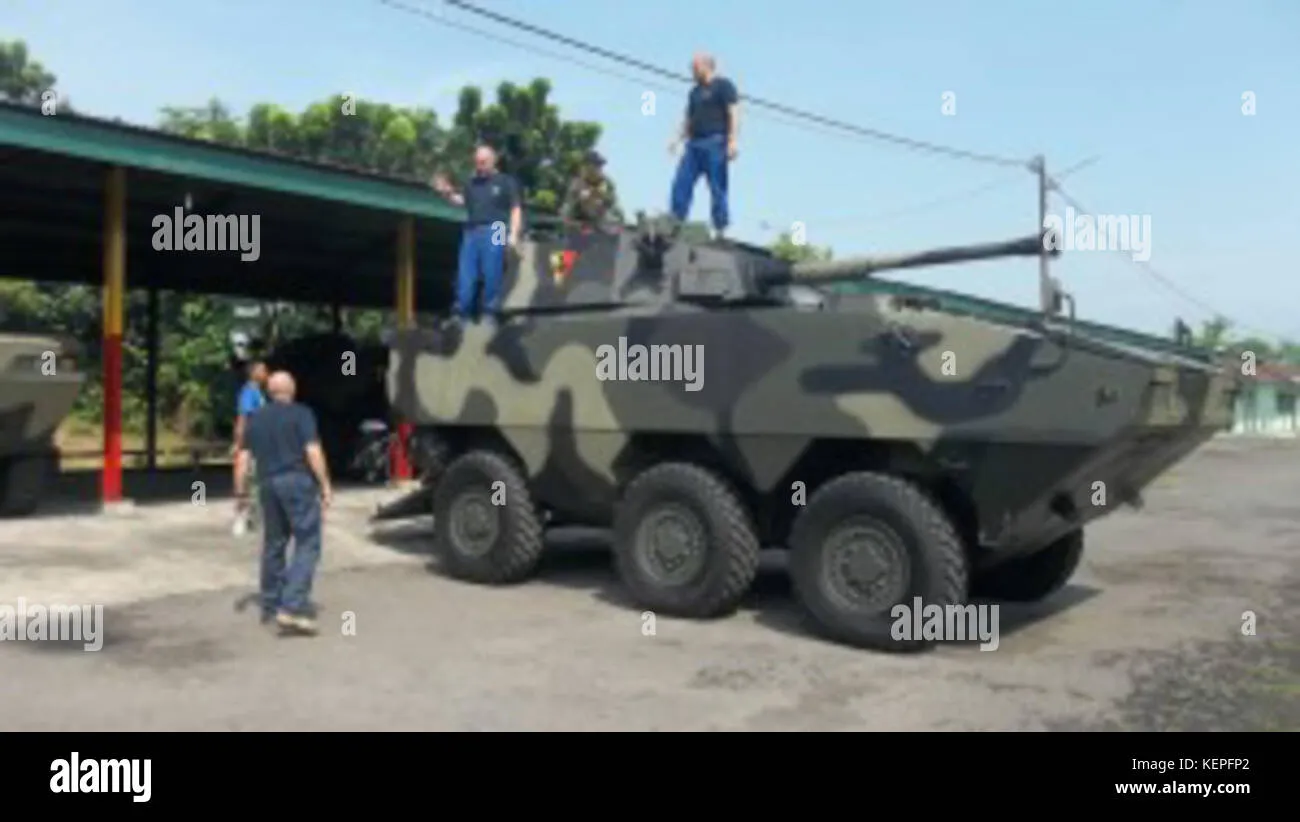 19776 tarantula feeding